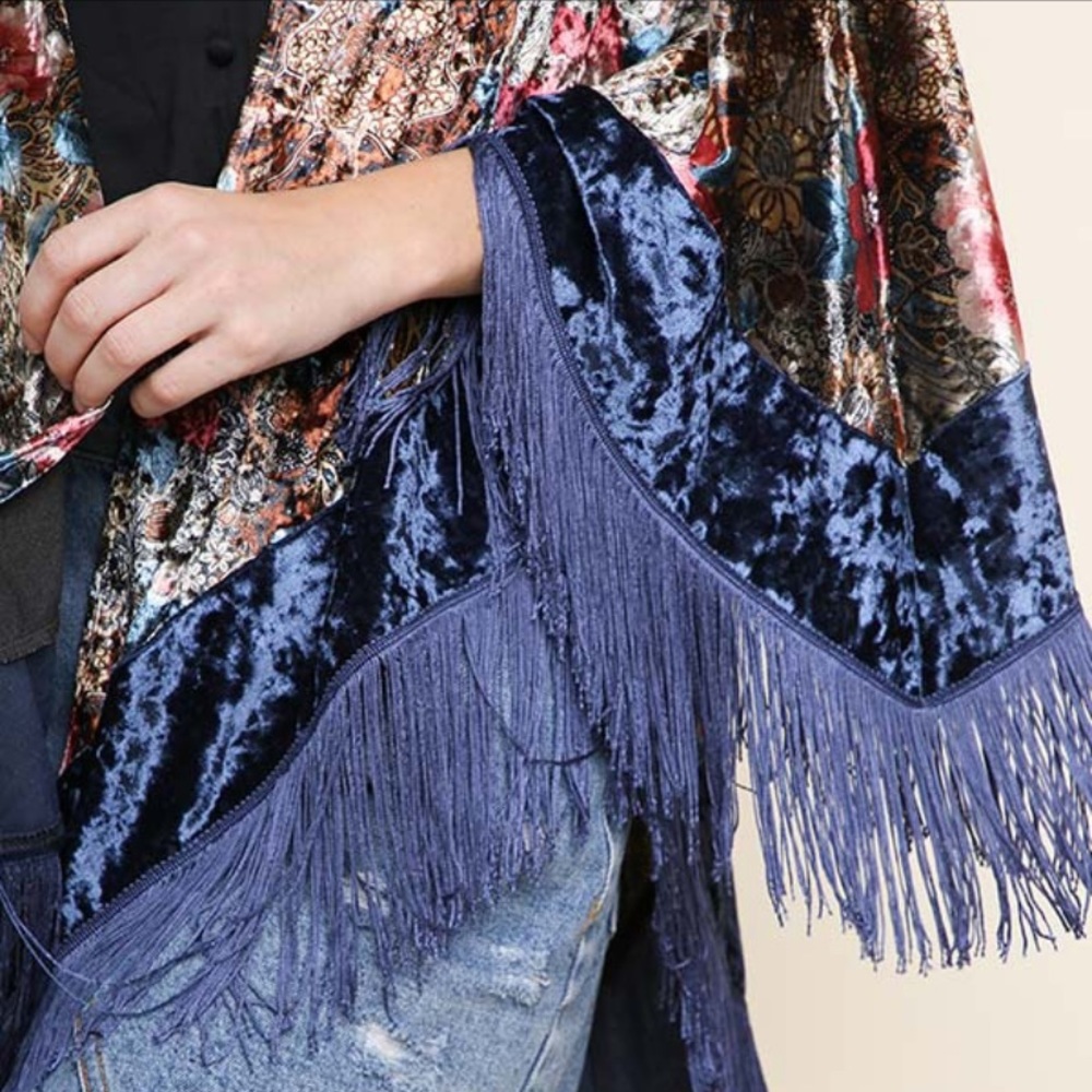 Fringe velvet kimono shawl - Picture 3 of 4